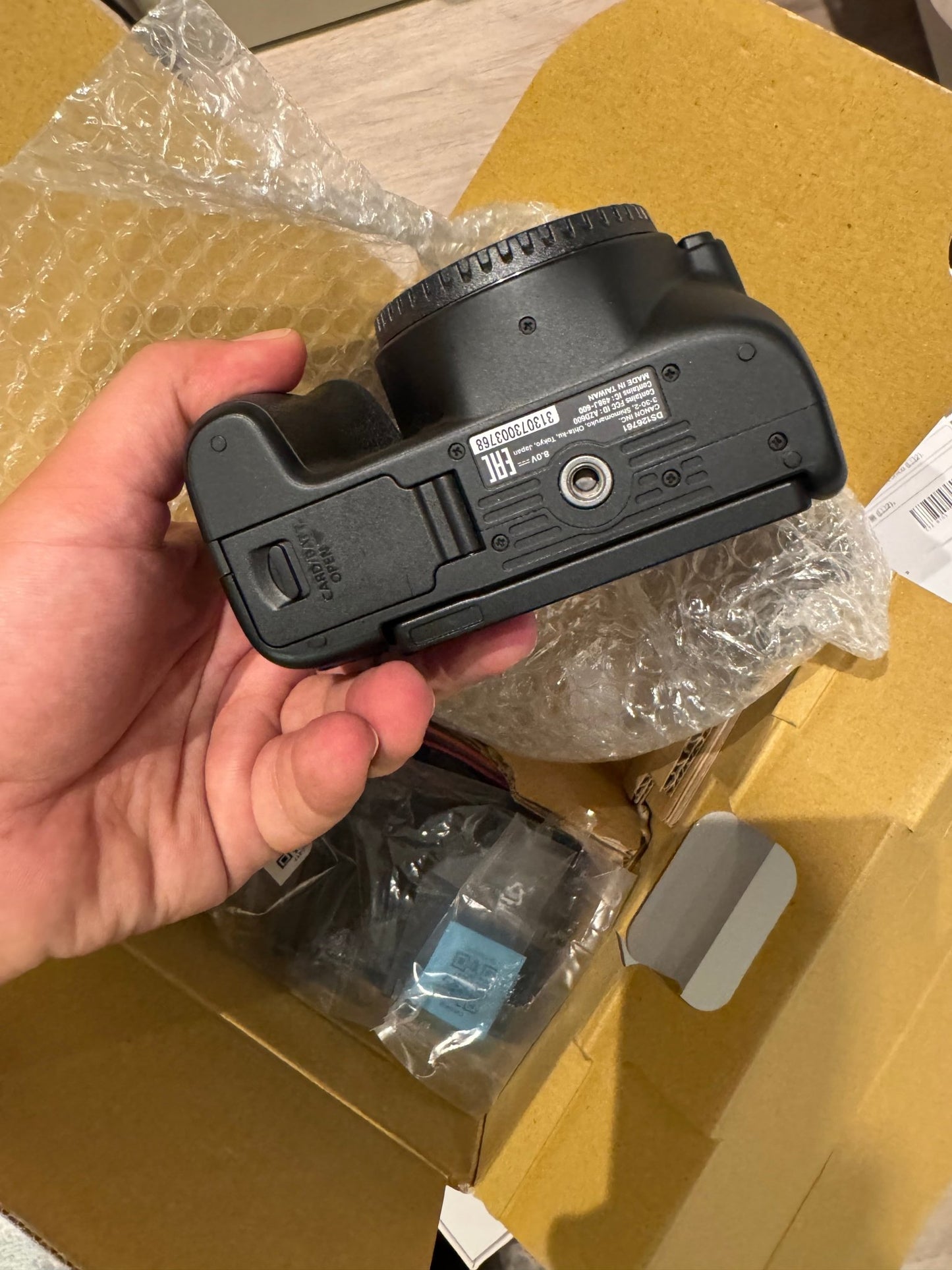 Canon 250d like new Boxed - Camera World