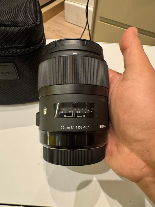Sigma Art 35mm 1.4 Canon like new - Camera World 