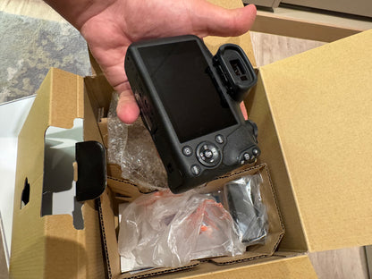 Body canon R100 like new Boxed - Camera World 