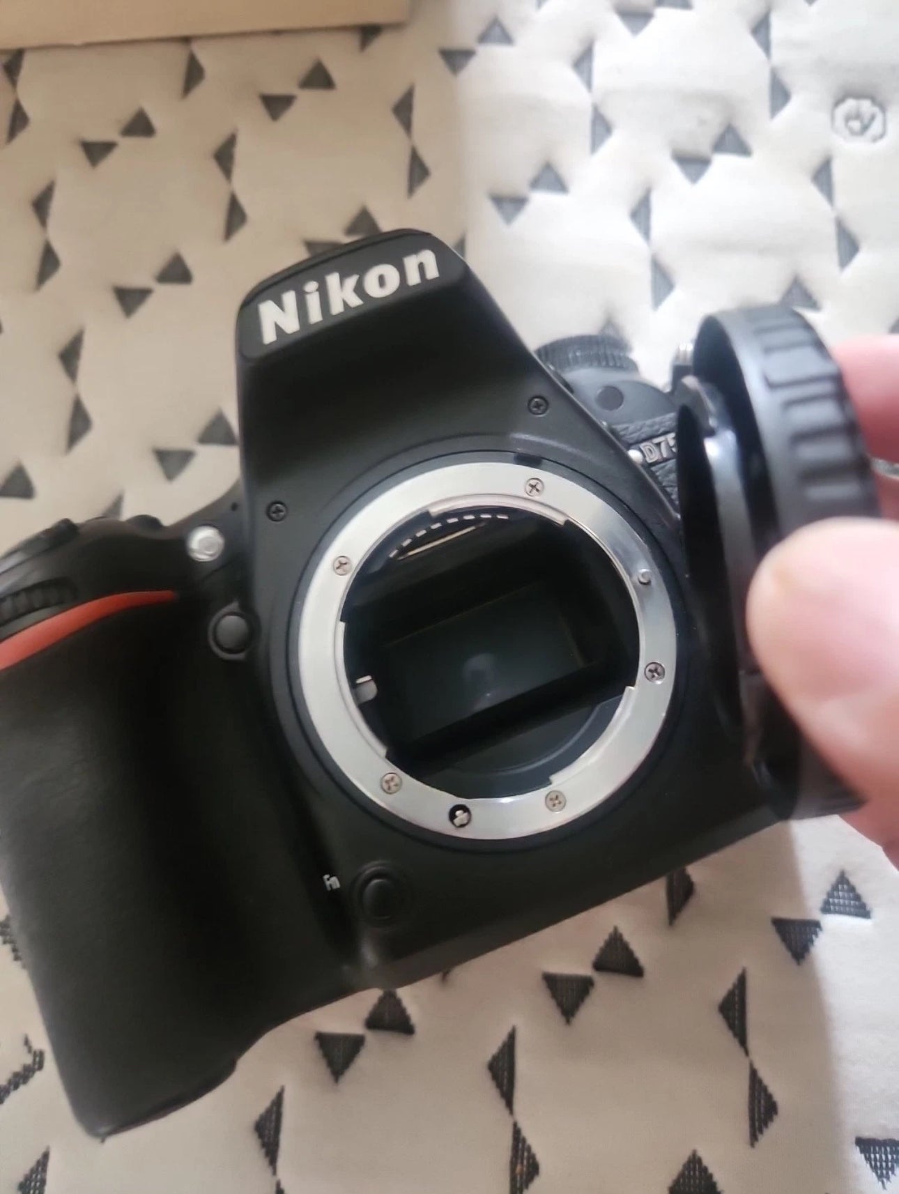 Nikon 750 like new
