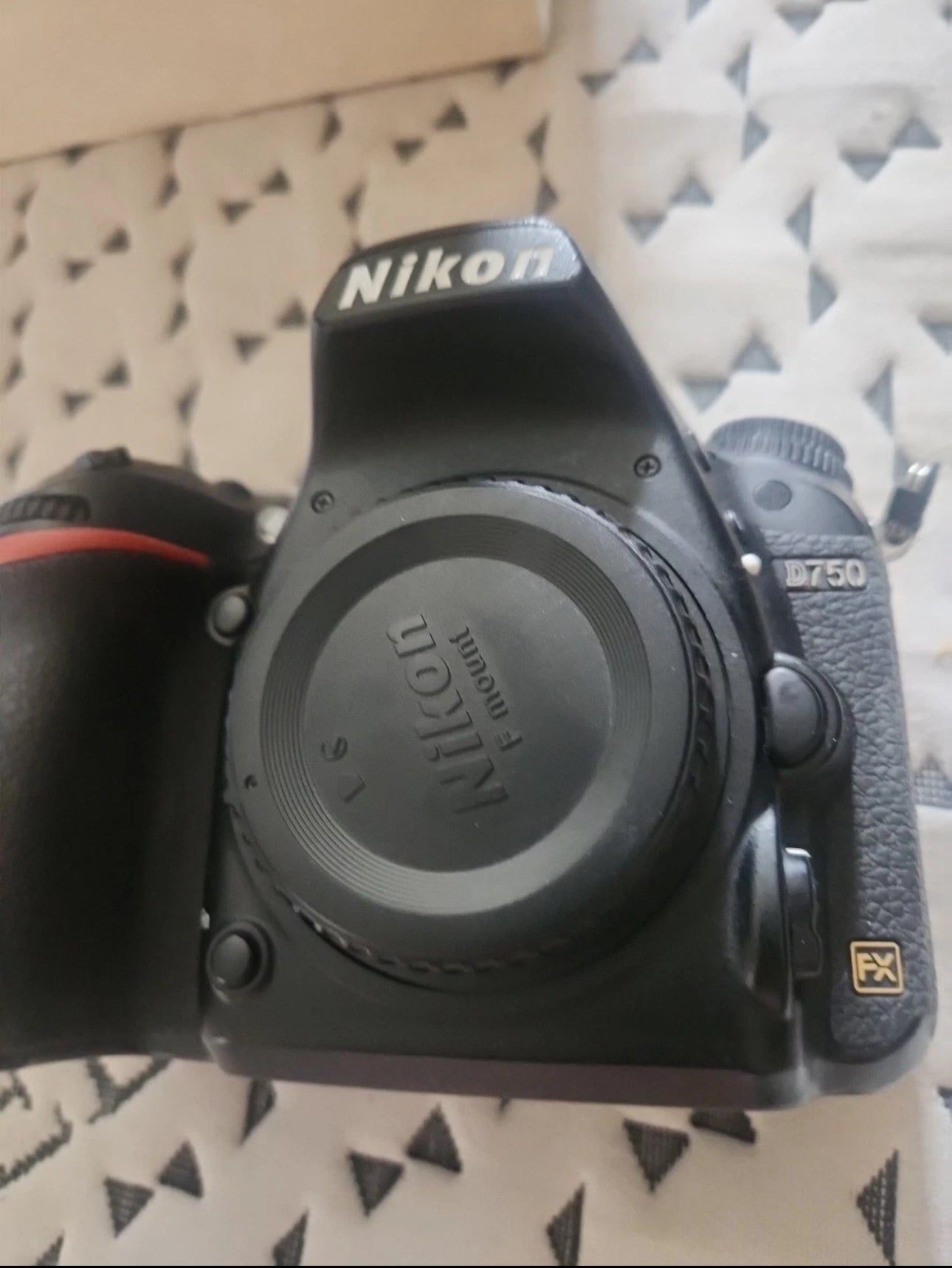 Nikon 750 like new