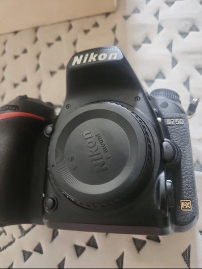 Nikon 750 like new