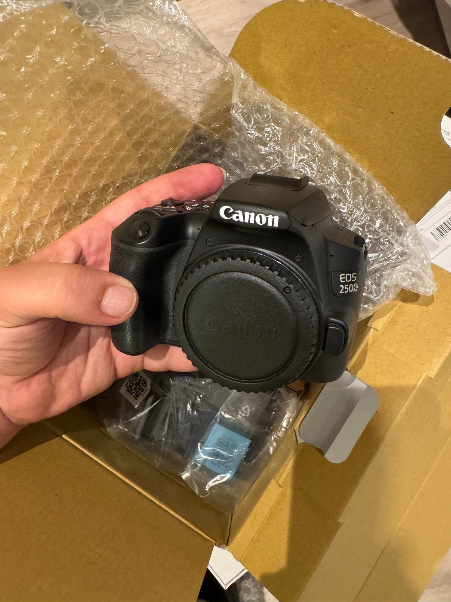 Canon 250d like new Boxed - Camera World